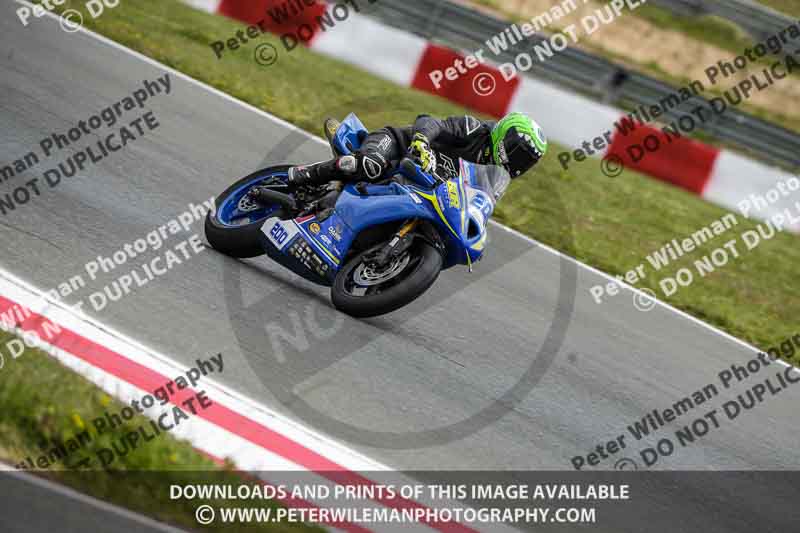 cadwell no limits trackday;cadwell park;cadwell park photographs;cadwell trackday photographs;enduro digital images;event digital images;eventdigitalimages;navarra;no limits trackdays;peter wileman photography;racing digital images;trackday digital images;trackday photos